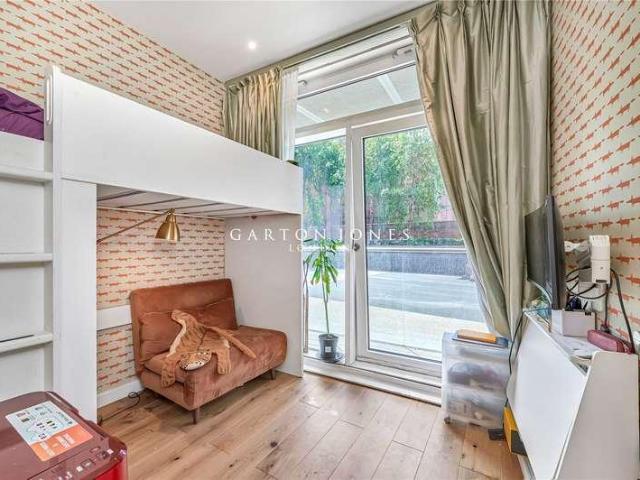 Flat for sale in Pimlico, Greater London
