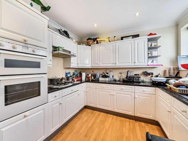 Flat for sale in London Borough of Hillingdon, Greater London