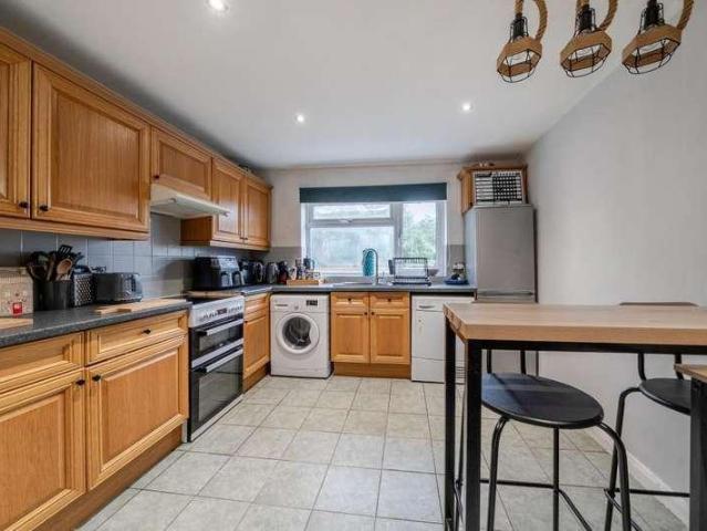 Flat for sale in Winkfield