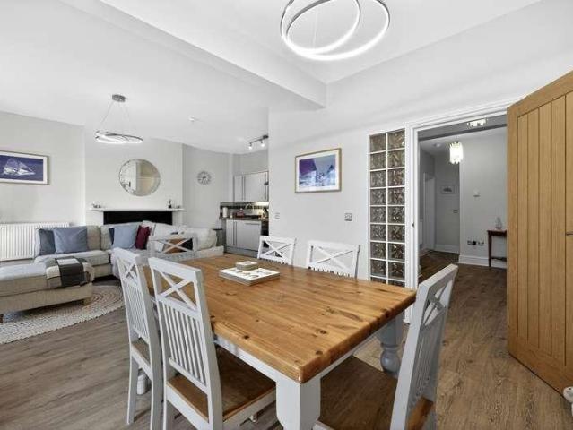 Flat for sale in Cowlease, Ventnor