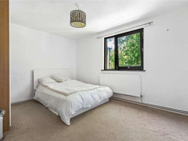 Flat for sale in Highbury, Greater London