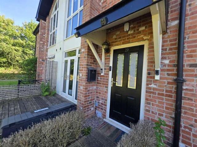 Flat for sale in Heald Green, Greater Manchester