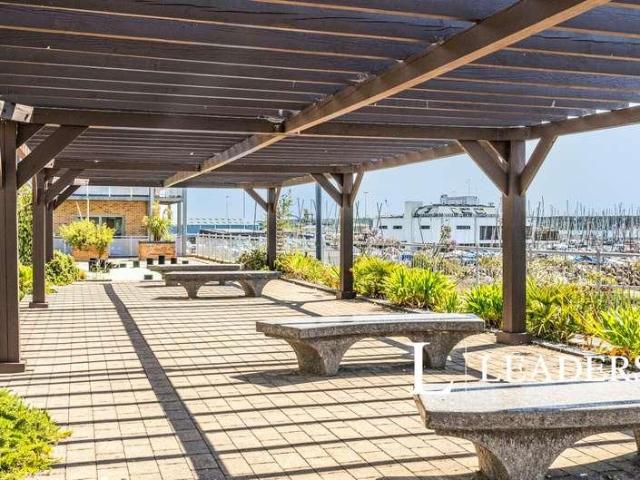 Flat for sale in Poole