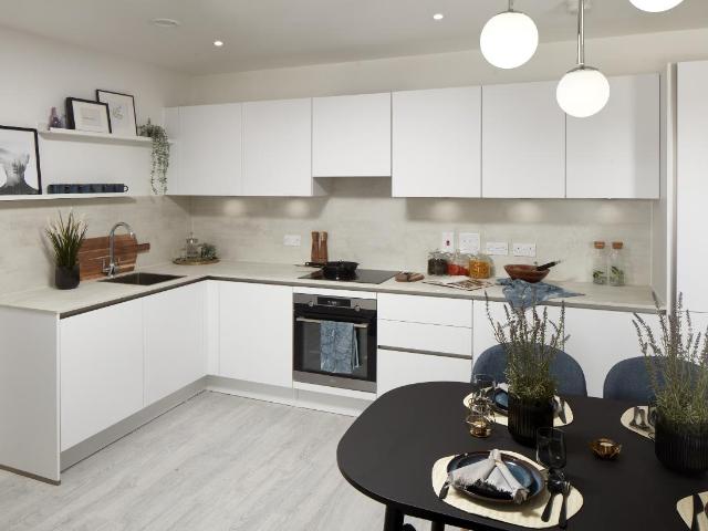 Flat for sale in Hayes, Greater London