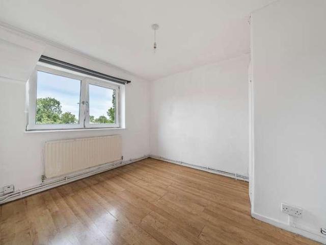 Flat for sale in London Borough of Lewisham, New Cross