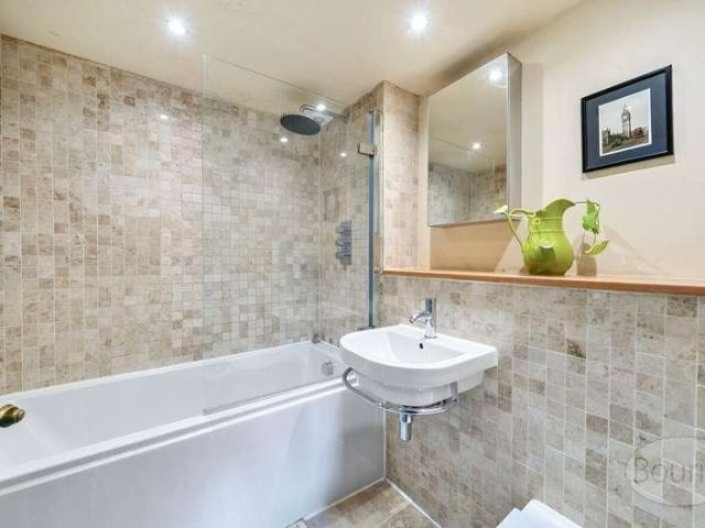 Flat for sale in Waverley Estate, Fole