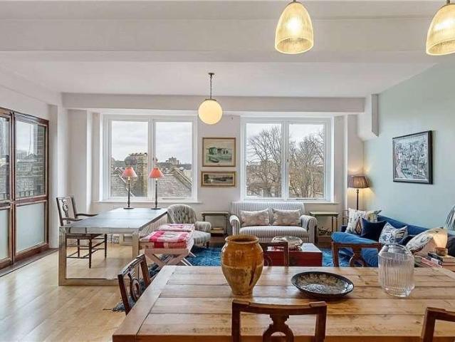 Flat for sale in Kennington Cross, Greater London