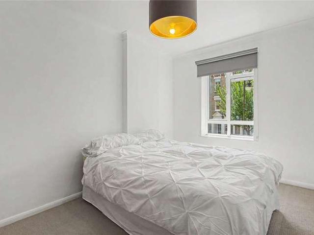 Flat for sale in Barnsbury, Greater London