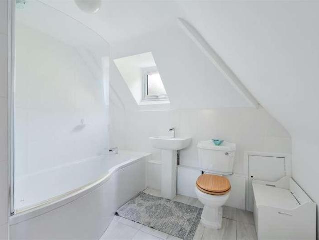 Flat for sale in Walton On The Hill, Red Hill