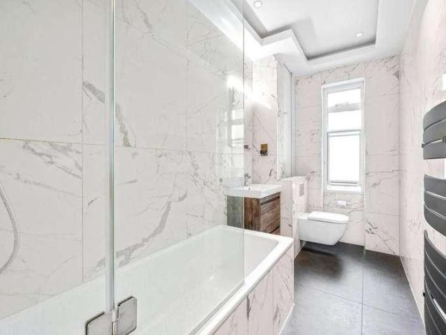 Flat for sale in Marylebone, Greater London