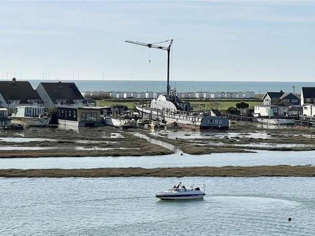 Flat for sale in Fishersgate, West Sussex