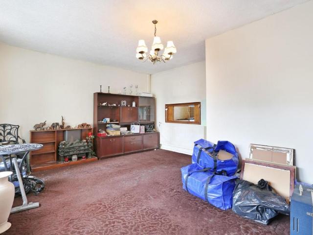 Flat for sale in Elephant and Castle, Greater London