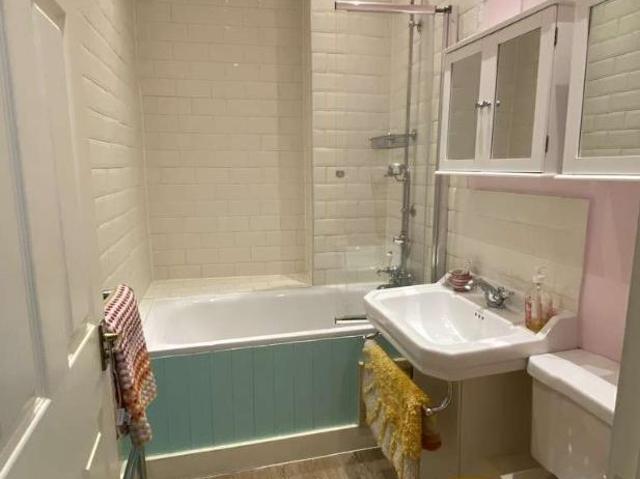 Flat for sale in Noel Park, Greater London