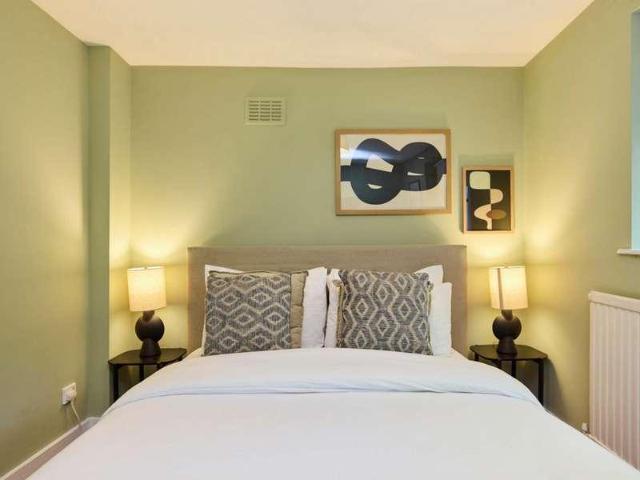 Flat for sale in St. John's Wood, Greater London
