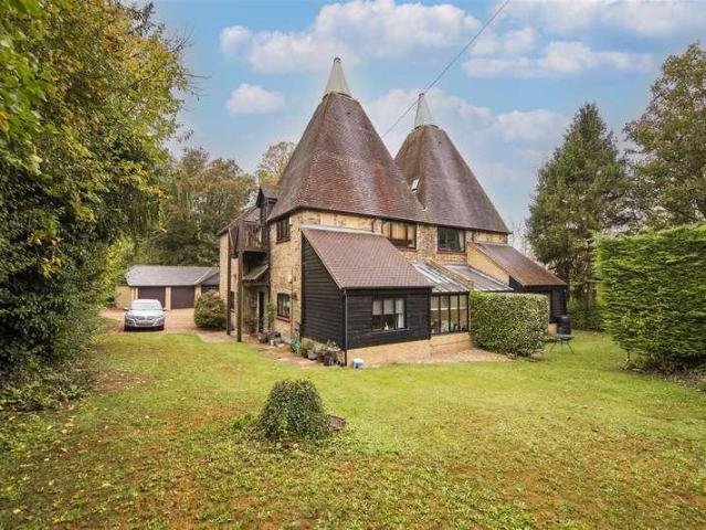 Flat for sale in The Butts, Kent