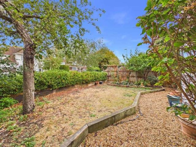 Flat for sale in West Worthing, Worthing