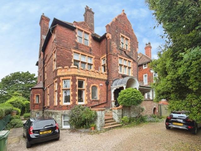 Flat for sale in Folkestone