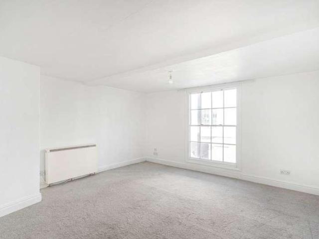 Flat for sale in Strode, Devon