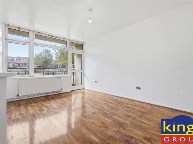 Flat for sale in St. George in the East, Whitechapel