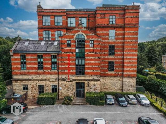 Flat for sale in Lee Bank, Greater Manchester