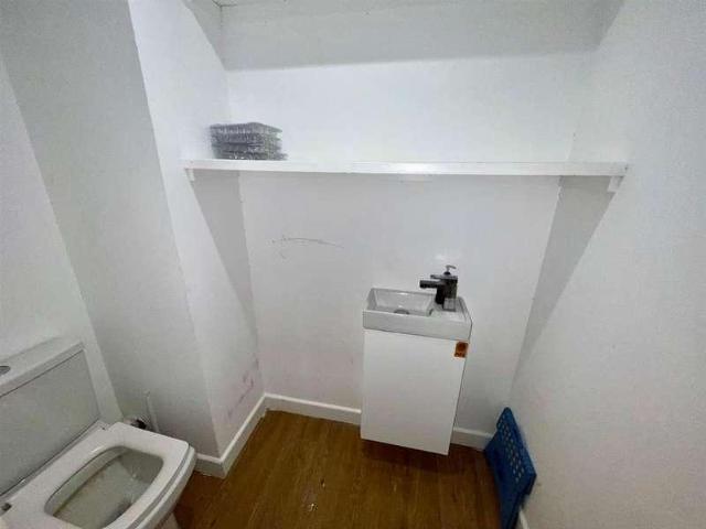 Flat for sale in Slough