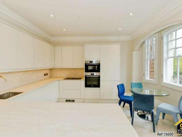 Flat for sale in Greater London