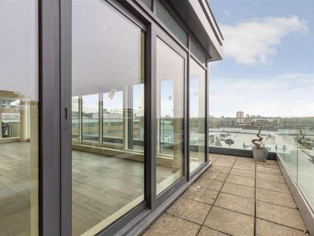 Flat for sale in Chelsea Creek, Greater London