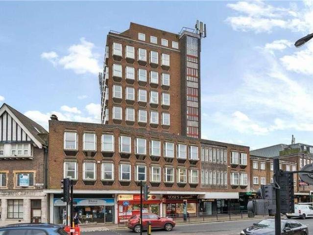 Flat for sale in Little Stanmore, Greater London