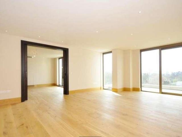 Flat for sale in St. John's Wood, Greater London