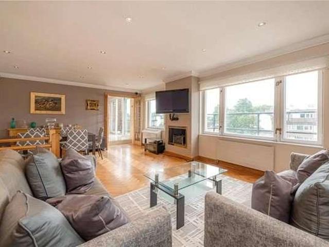 Flat for sale in Paddington, Greater London