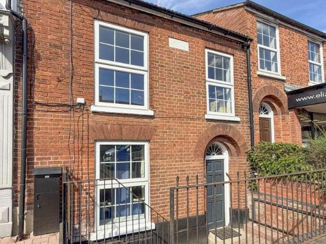 Flat for sale in Heigham Grove, East Bank