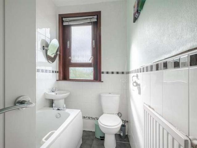 Flat for sale in Ballindoch, Scotland