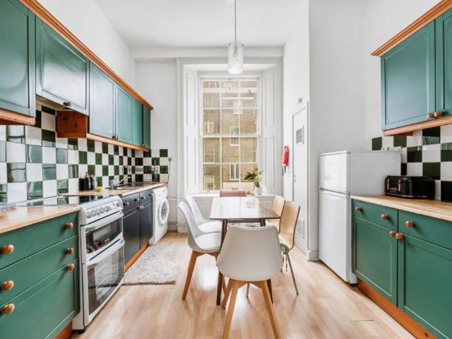 Flat for sale in Bayswater, Greater London