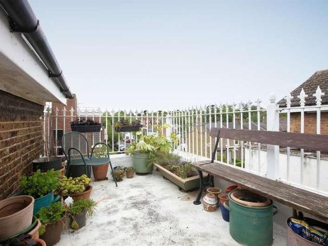 Flat for sale in London Borough of Lewisham, Greater London