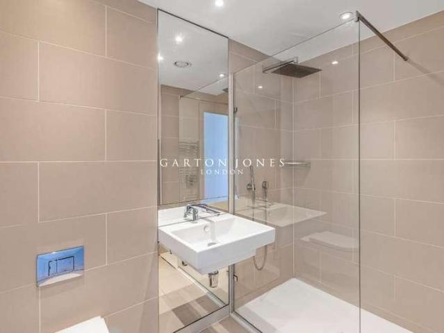 Flat for sale in Notting Hill, Greater London