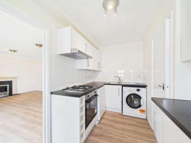 Flat for sale in Garston Park, Calcot