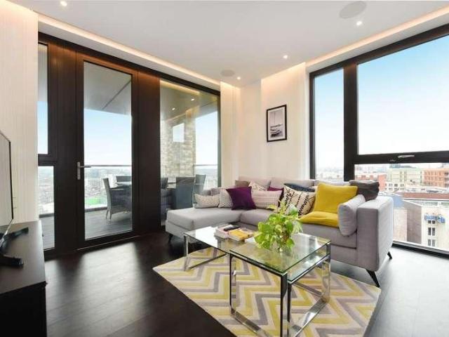 Flat for sale in Nine Elms, Greater London