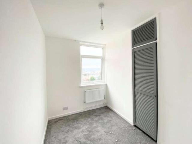 Flat for sale in Mount Wise