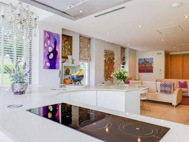 Flat for sale in Pendoylan, Wales