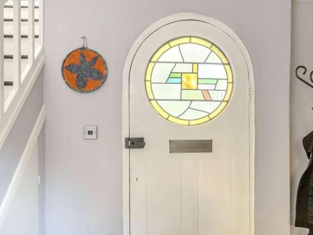 Flat for sale in Thames Ditton, Thames Ditton