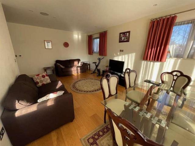 Flat for sale in London Borough of Barnet, Greater London