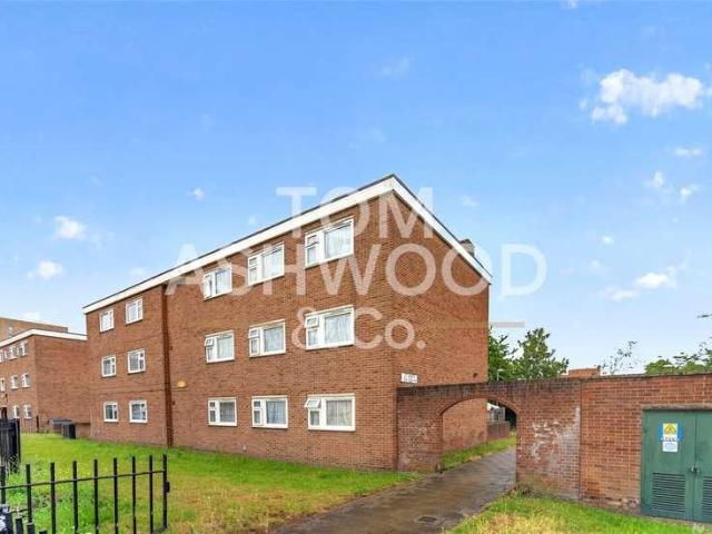 Flat for sale in Gascoigne Estate, Greater London