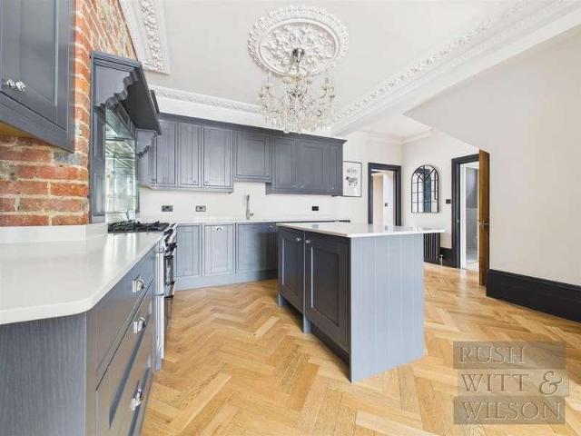 Flat for sale in Old Town, Heathlands