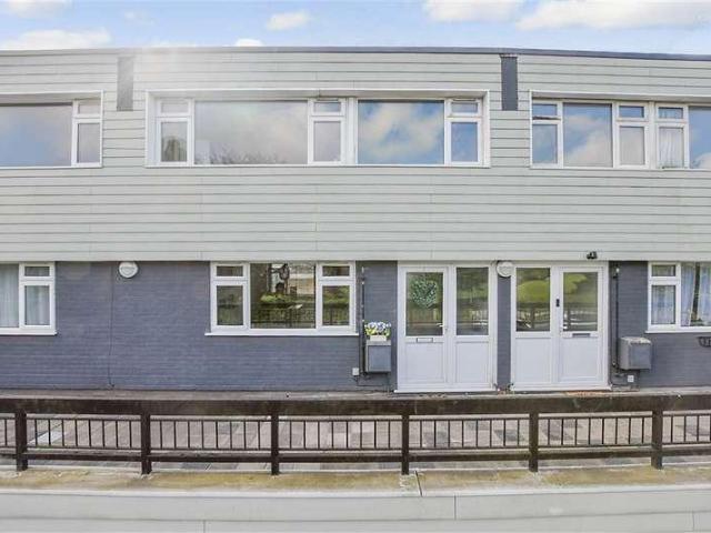 Flat for sale in Allington, Midway