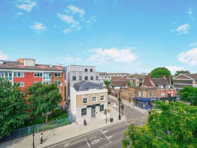 Flat for sale in Homerton, Greater London