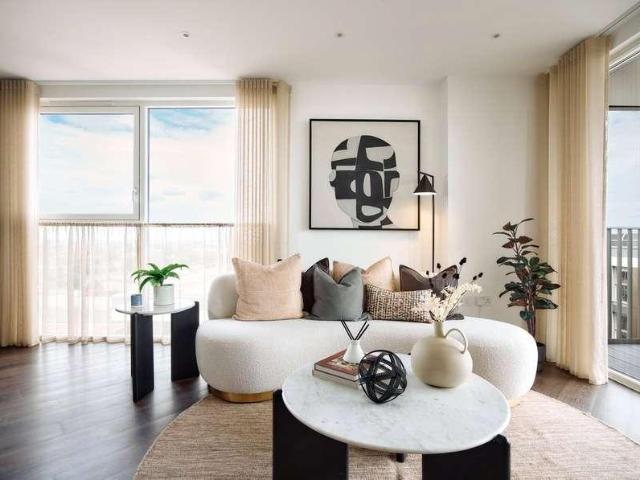 Flat for sale in Birch Green, Lower Halliford