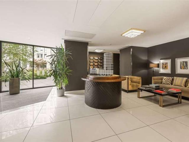 Flat for sale in Finsbury, Greater London