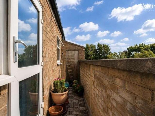 Flat for sale in Anerley, Greater London