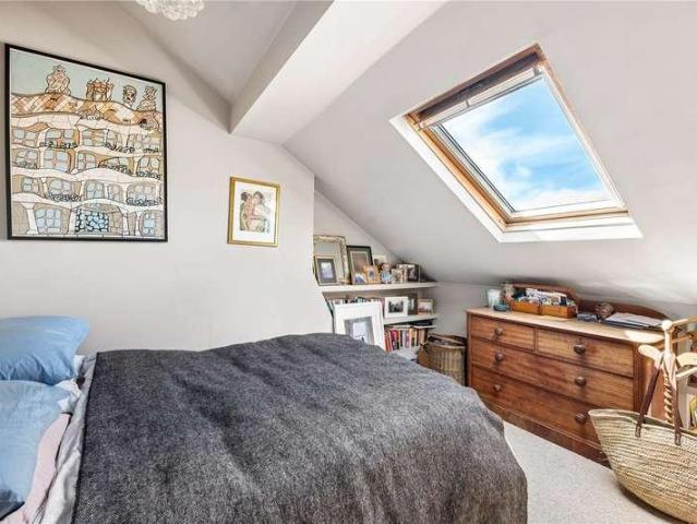 Flat for sale in Islington, Greater London