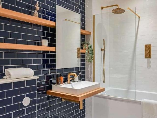 Flat for sale in E14, London